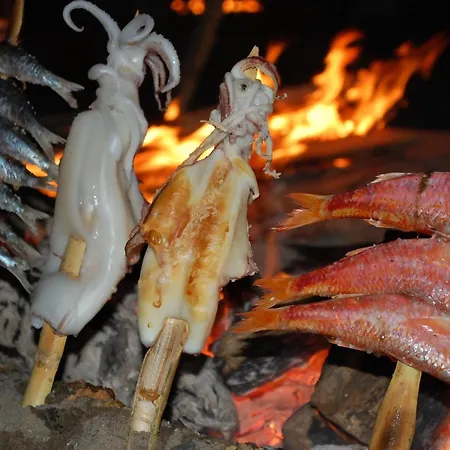 A 100 Metros De La Playa En *