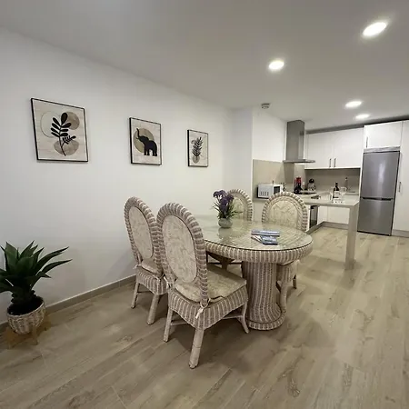 A 100 Metros De La Playa En Appartement