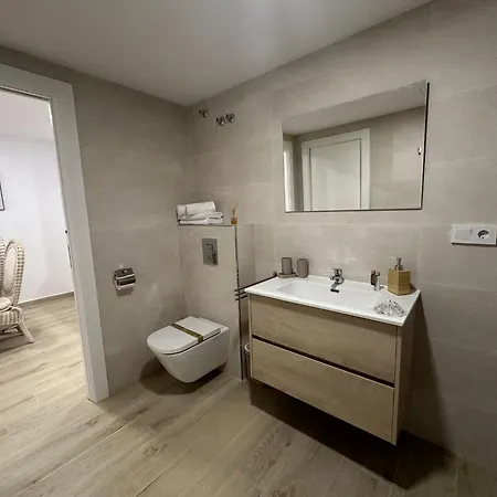 A 100 Metros De La Playa En Appartement