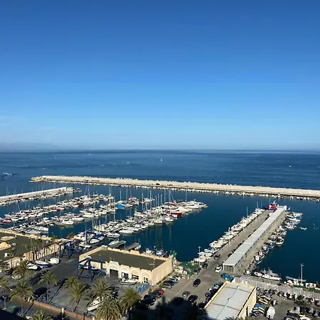 A 100 Metros De La Playa En