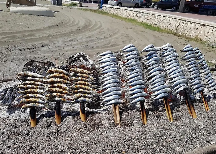 A 100 Metros De La Playa En *